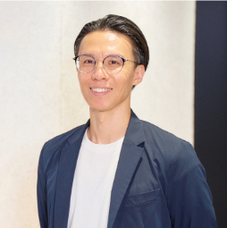 白川 文寿氏
